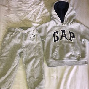 Gap sweatsuit